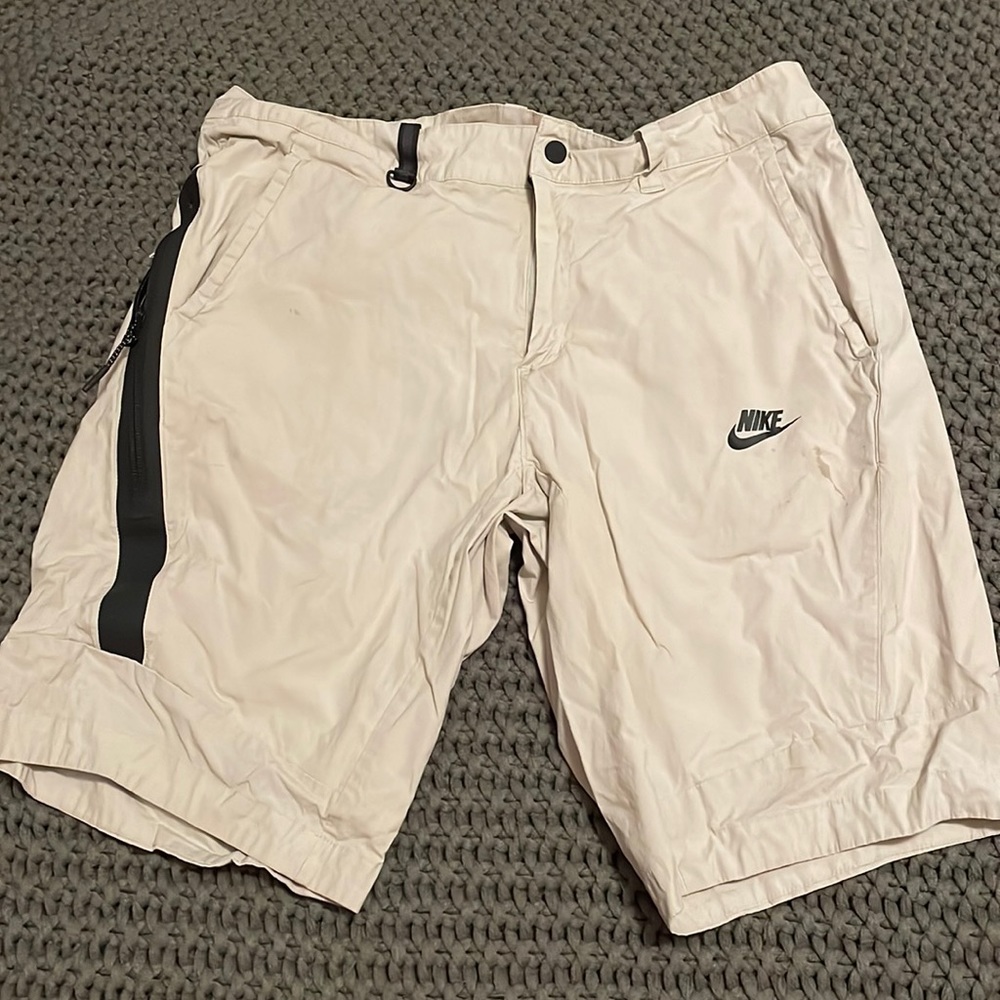 MENS NIKE SWIM TRUNKS SIZE 36 WAIST